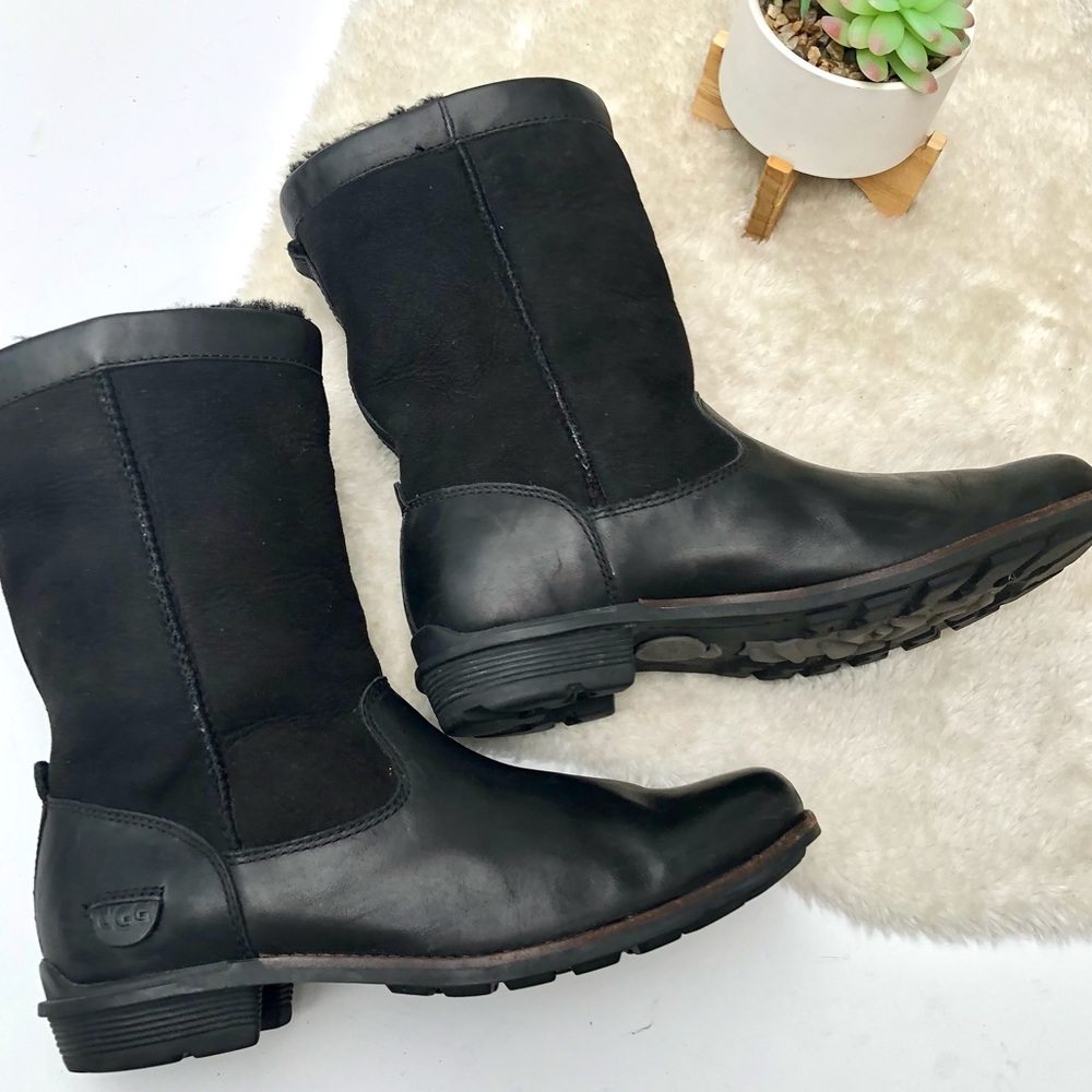 UGG | Sheepskin Brookfield Short Boots Size 9